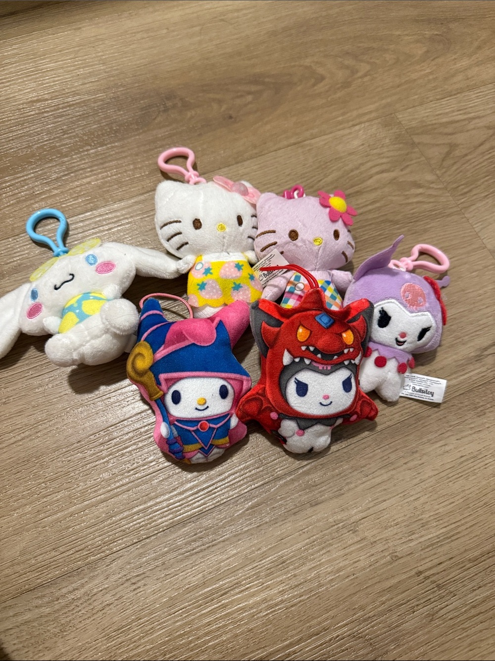 Sanrio Plush Keychain Set – Multicolor Cute Character Clips